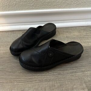 Clarks Black Leather Women’s Slip On Mules